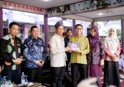 Wakil Menko Pangan RI Kunjungi SMAN 1 dan MAN 2 Pekanbaru, Cek Program MBG di Riau