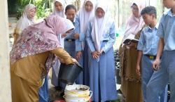 SMPN 20 Pekanbaru Jadi Teladan Sekolah Ramah Lingkungan Lewat Program Green School